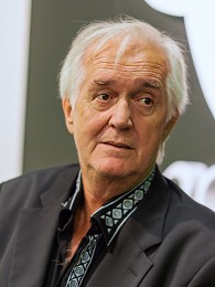 Portrait image of Henning Mankell