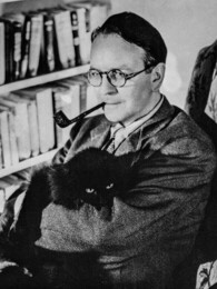 Portrait image of Raymond Chandler