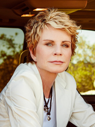 Portrait image of Patricia D. Cornwell