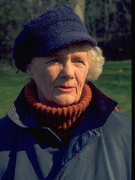 Portrait image of Daphne Du Maurier