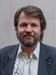 Portrait image of Tom Egeland