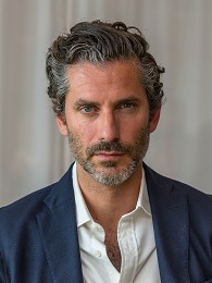 Portrait image of Jens Lapidus